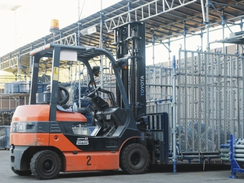 フォークリフト 写真